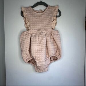 Quincy Mae Baby Girl Ruffle Quilted Romper Size 12–18M Blush Pink